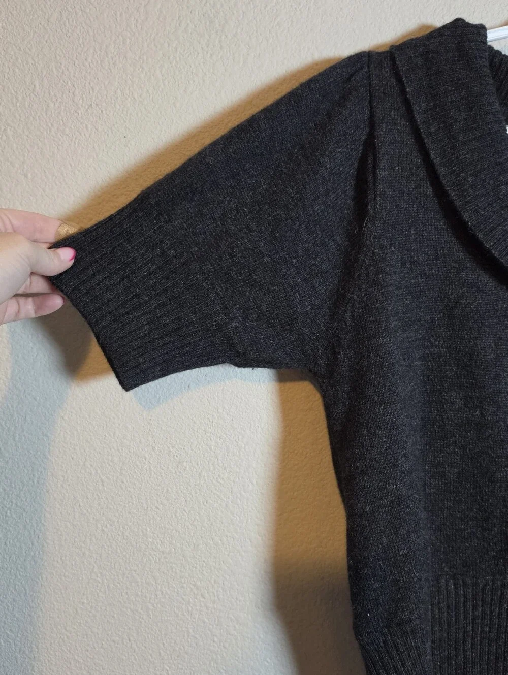 ​NWT Tulle Los Angeles Wool Angora Blend Short Sleeve Sweater Top Dark Gray XL - Picture 4 of 6